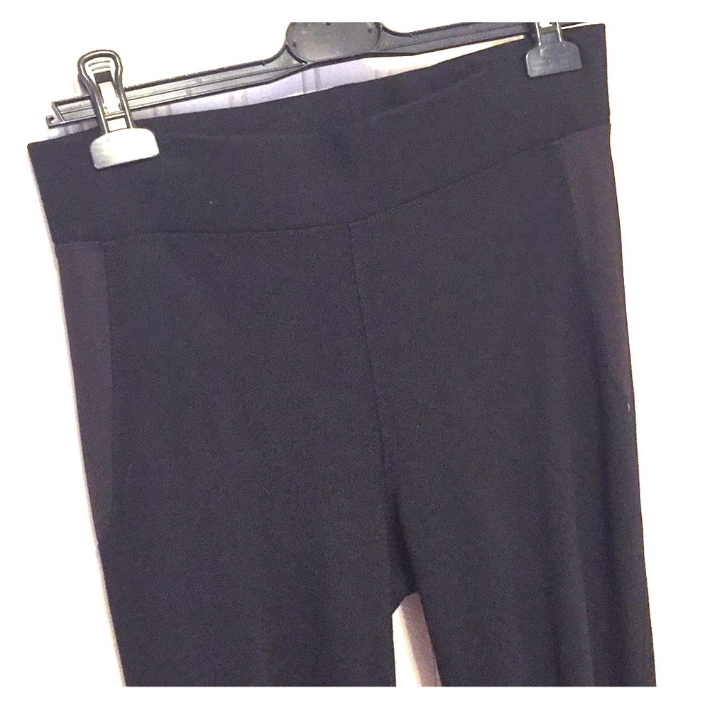 Black leggings with unique detailing
